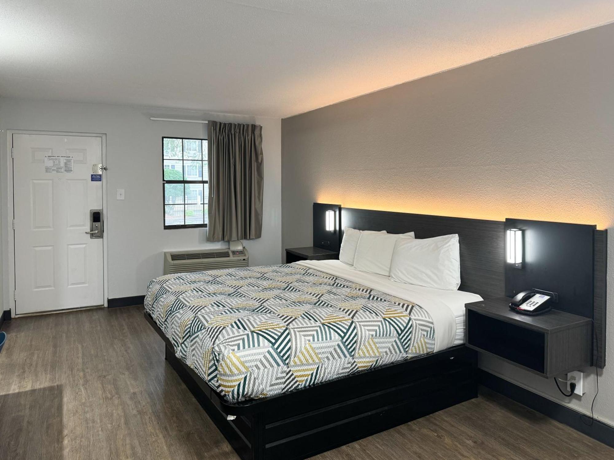Motel 6 Huntsville Al University Dr. Buitenkant foto