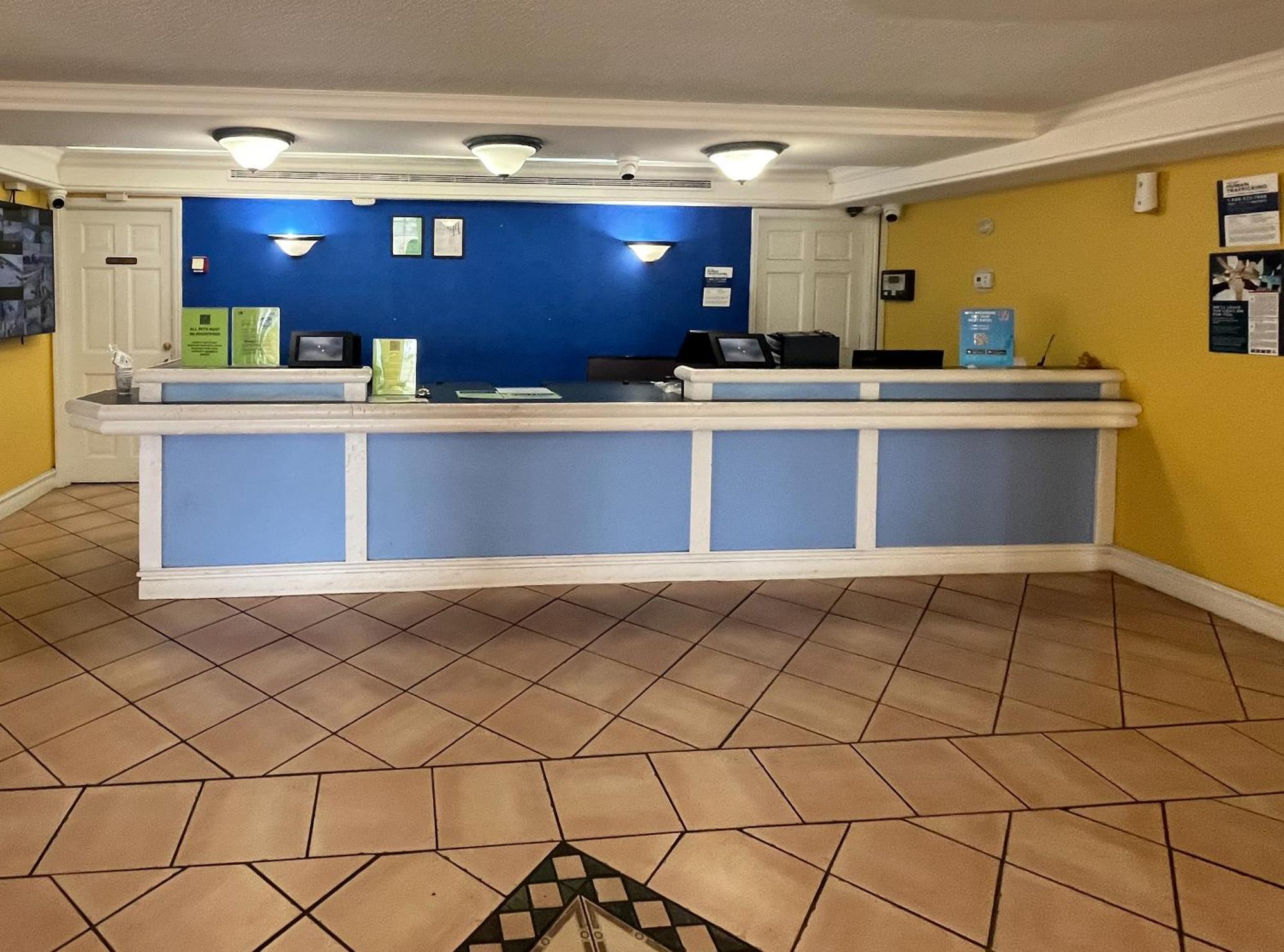 Motel 6 Huntsville Al University Dr. Buitenkant foto